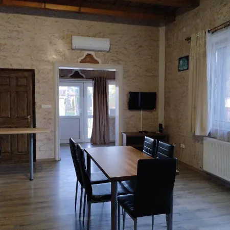 Pipacs Apartman Nyiregyhaza Exterior photo