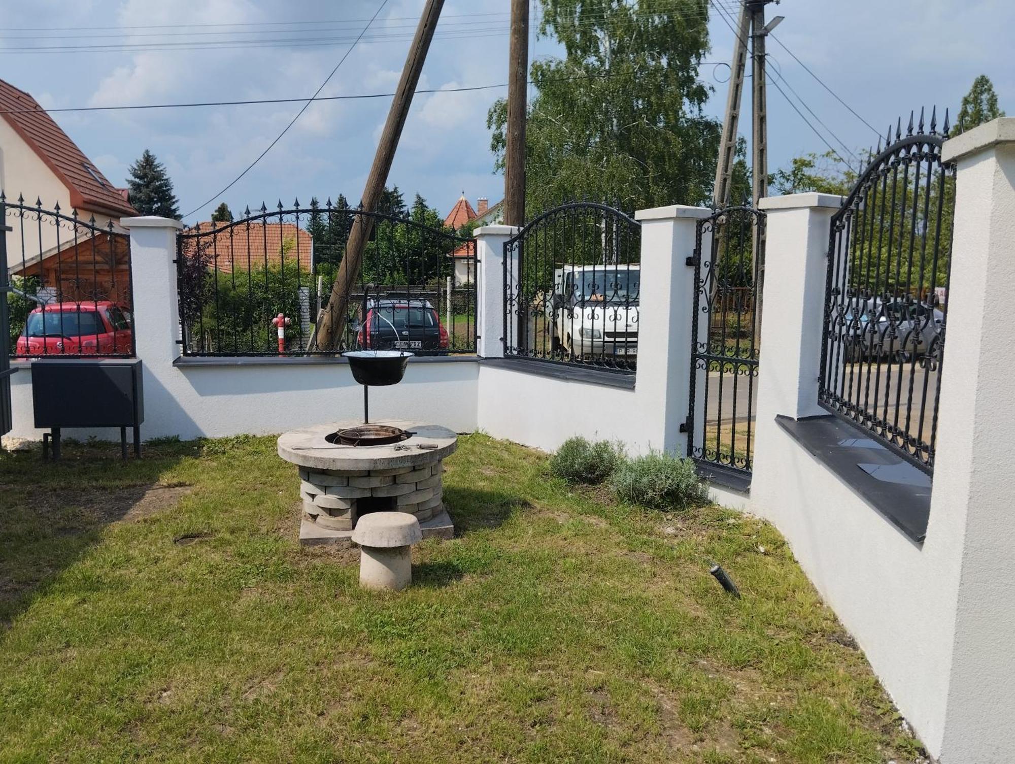 Apartament Pipacs *